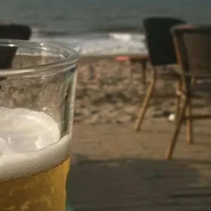 Ultima birra al Curlies bar Vendita Finale